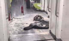 长沙地铁回应“女生衣服自燃”：系充电宝自燃，火已扑灭