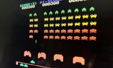 经典《太空侵略者》游戏越玩越快，真相竟是处理器性能不够用导致