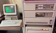 嫌 SD 卡没灵魂，微软前工程师给 40 年前电脑装90公斤古董硬盘