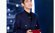 一屏多用：华为Mate X7 / XTs折叠屏手机“变身”智能手卡