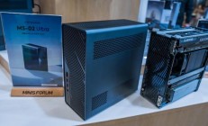 铭凡 AI 迷你工作站 MS-02 Ultra 实物亮相，提供 3 条 PCIe 插槽