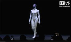 打破“真人伪装”谣言！小鹏直播剪开人形机器人 IRON 外衣、肌肉